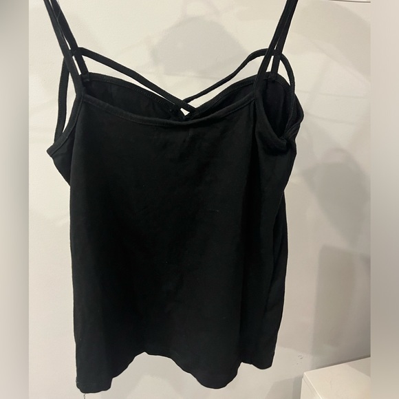 Very cute black top - Picture 2 of 3